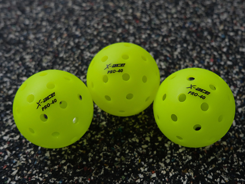 Bóng Pickleball AMA Pro-40 chơi ngoài trời