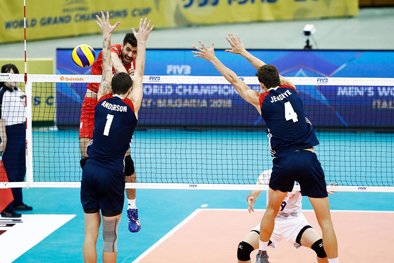 Các vị trí trên sân bóng chuyền và chiến thuật khi thi đấu